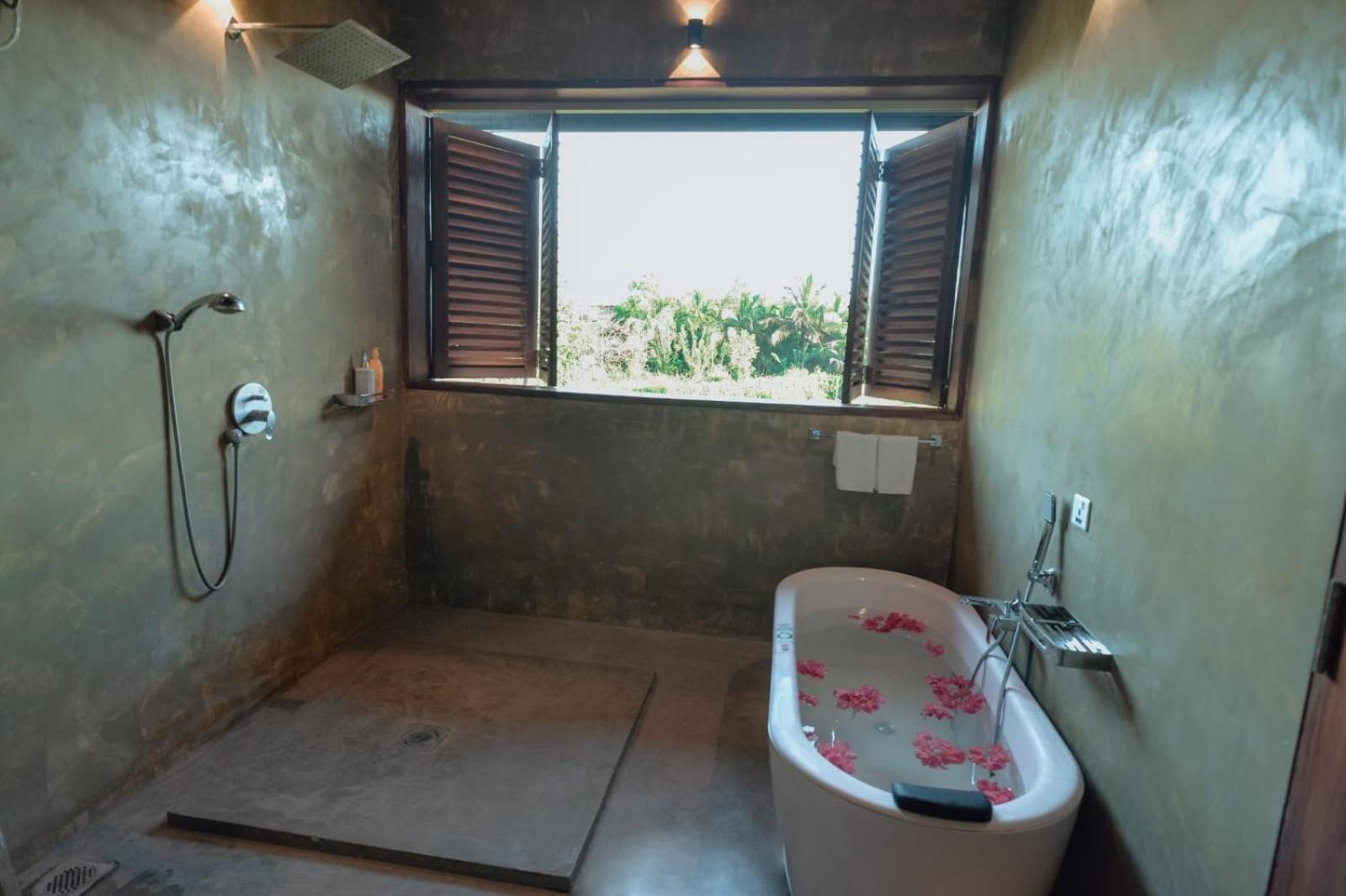 The Villa Lakeshore Anuradhapura Bagian luar foto